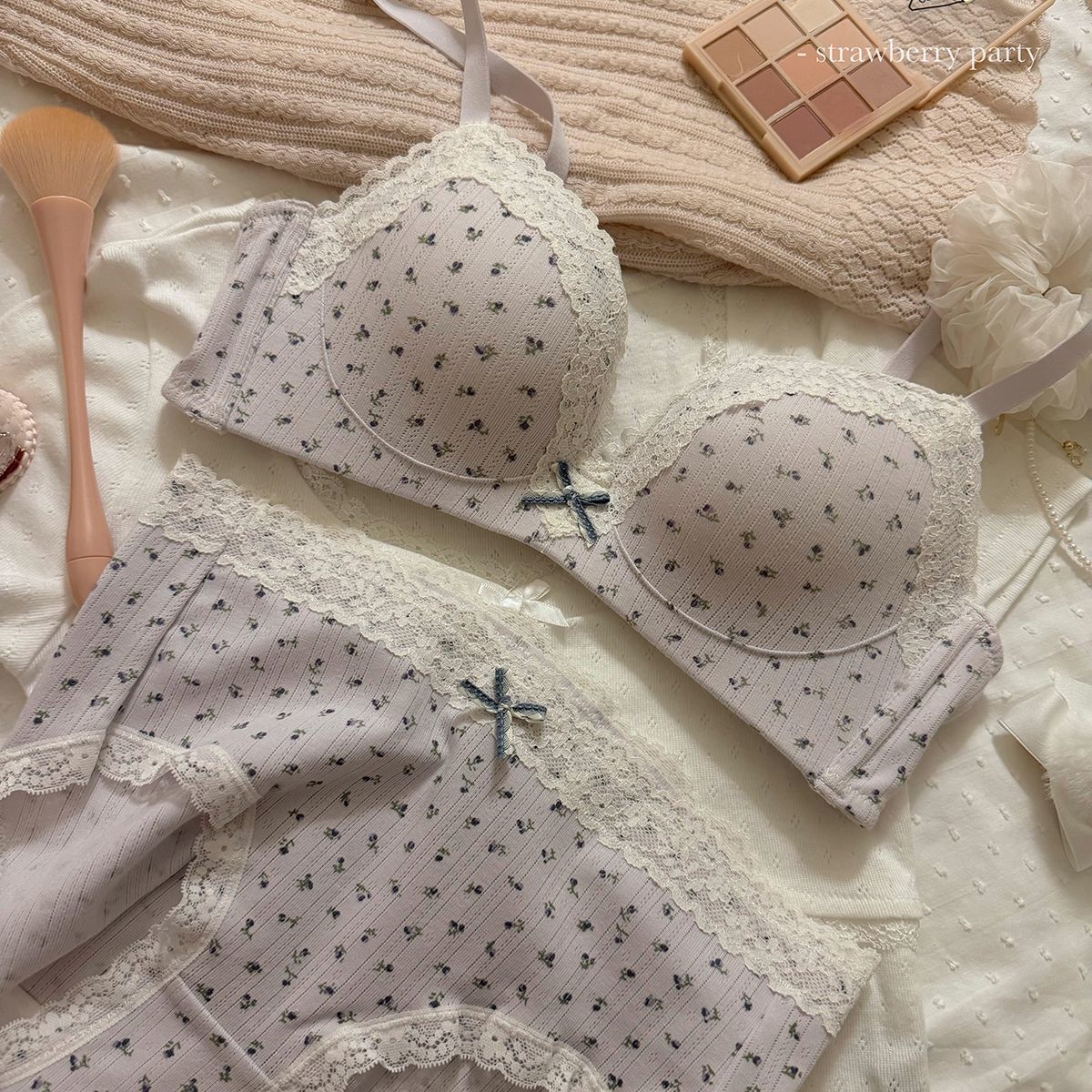 Teenage Sexy Lace Floral Bra S - Plunge Bra Push Up 评论和价格